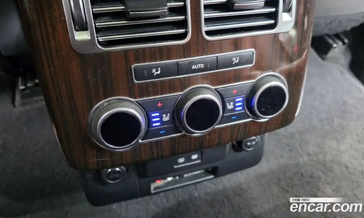 Land Rover Range-Rover 2016 4.4 гидро в Москве № 766229, фото 19