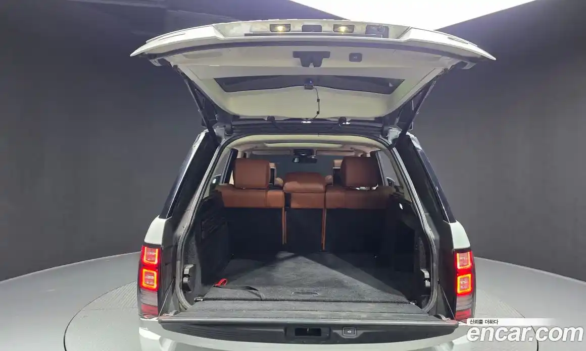 Land Rover Range-Rover 2016 4.4 гидро в Москве № 766229, фото 20