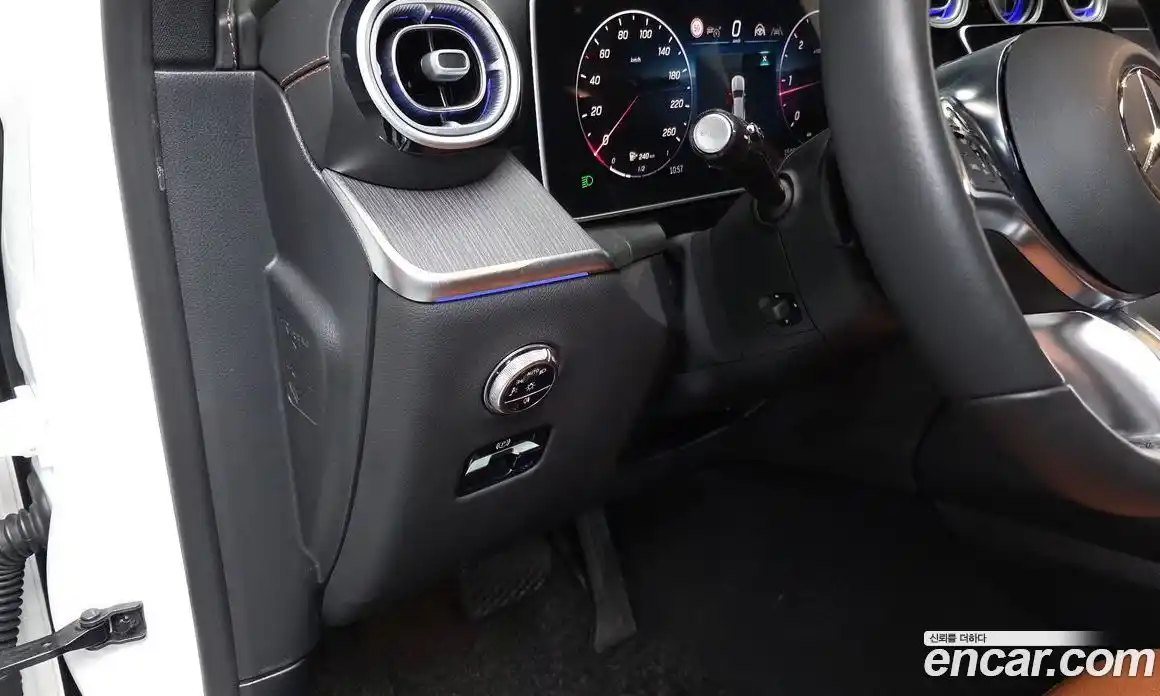 Mercedes-Benz GLC-Class 2024 2.0 гидро в Москве, фото 12