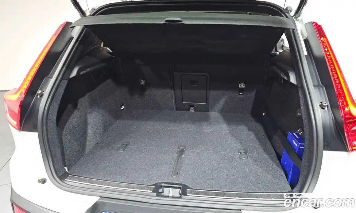 Volvo XC40 2020 2.0 гидро в Москве № 860305, фото 19