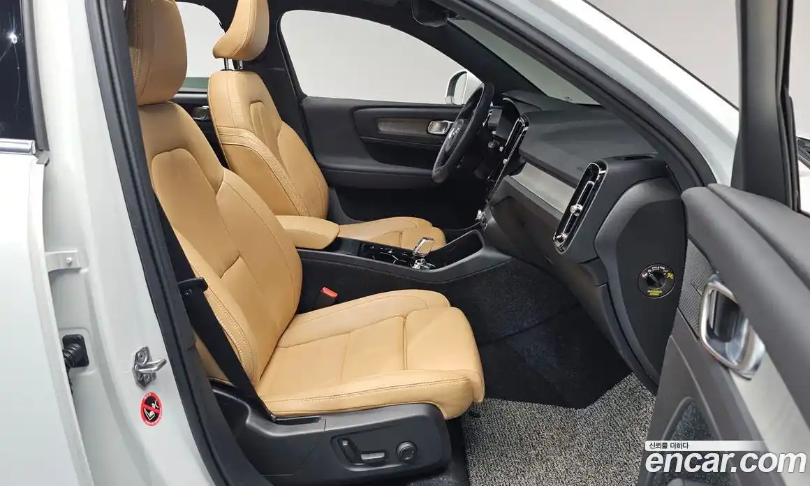 Volvo XC40 2020 2.0 гидро в Москве № 860305, фото 9