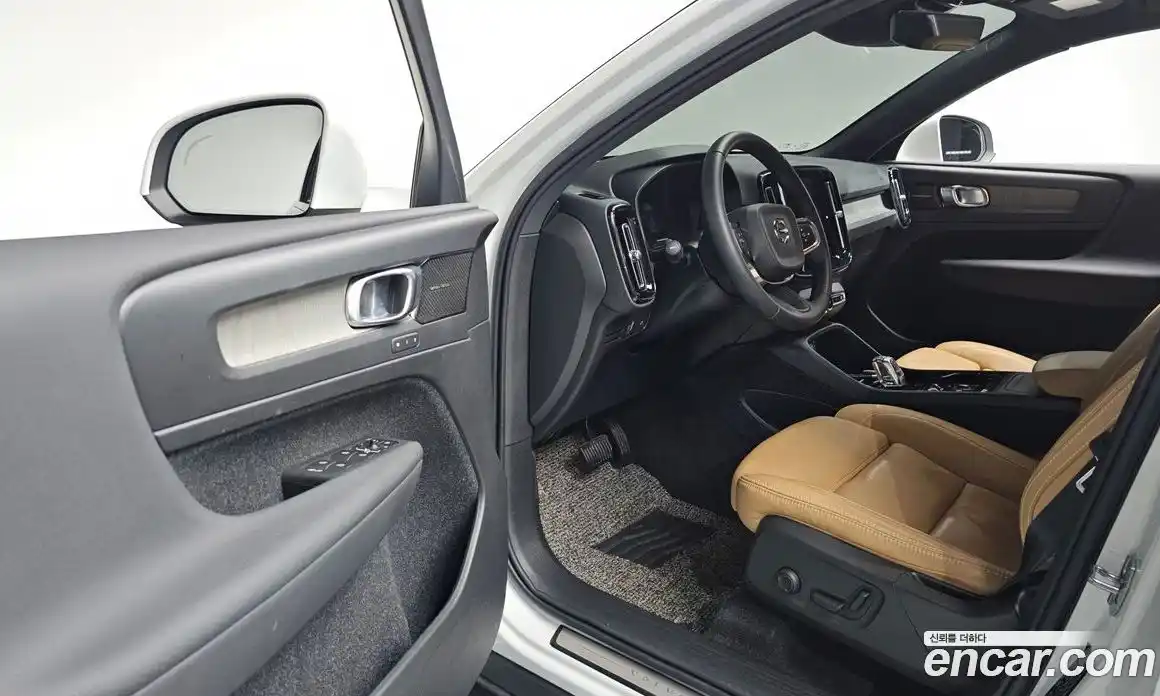 Volvo XC40 2020 2.0 гидро в Москве № 860305, фото 10