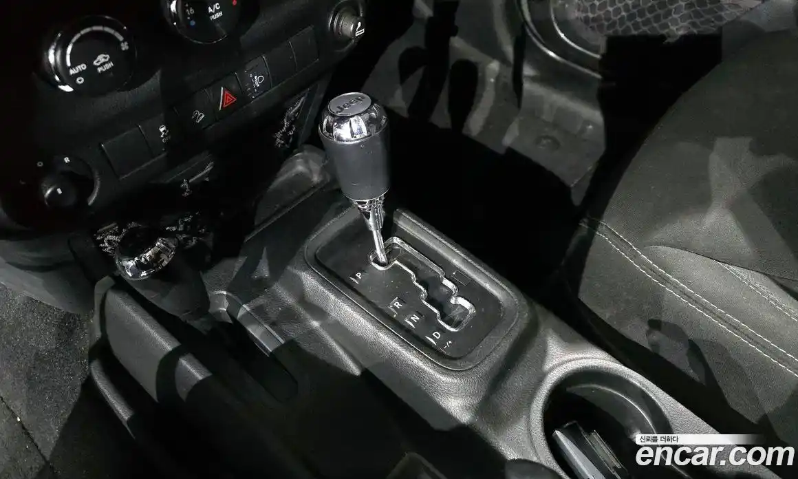 Jeep Wrangler 2017 3.6 гидро в Москве № 896551, фото 9
