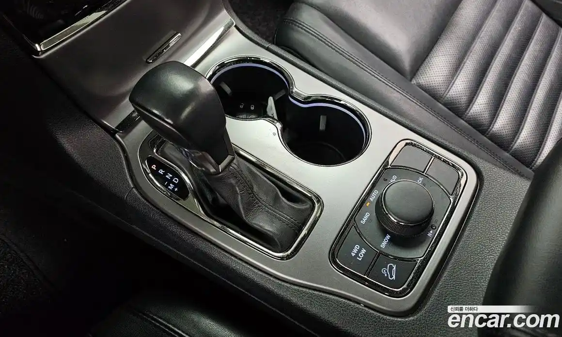 Jeep Cherokee 2020 3.6 гидро в Москве № 896602, фото 9