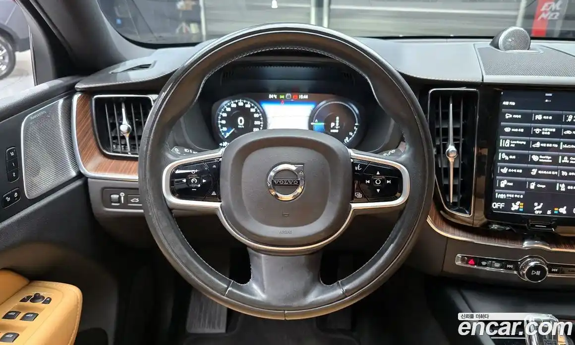 Volvo XC60 2021 2.0 гидро в Москве № 973205, фото 13