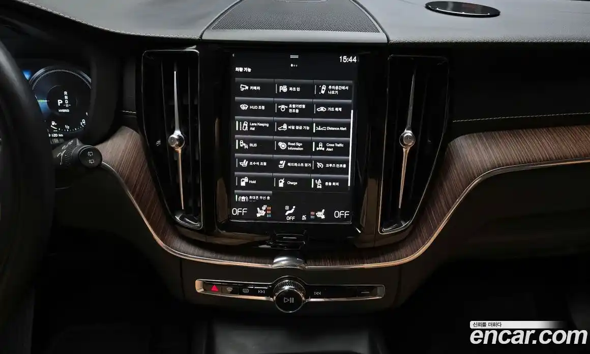 Volvo XC60 2021 2.0 гидро в Москве № 973205, фото 14