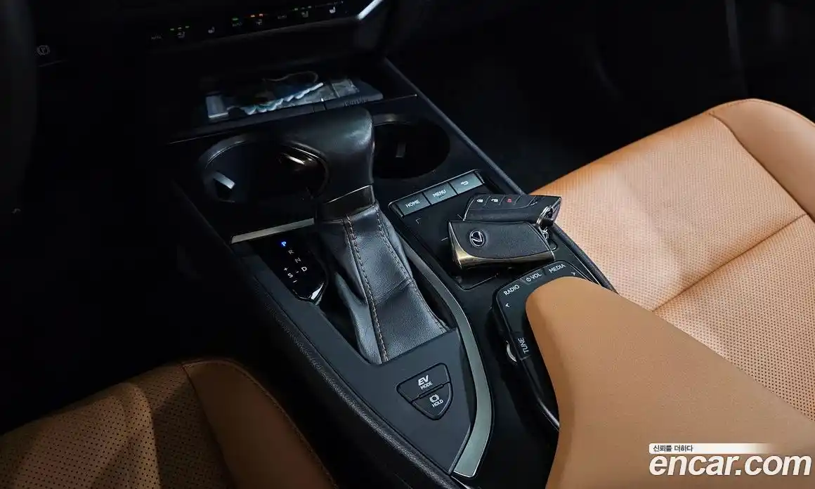 Lexus UX 2019 2.0 гидро в Москве № 975847, фото 9