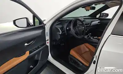 Lexus UX 2019 2.0 гидро в Москве № 975847, миниатюра 10