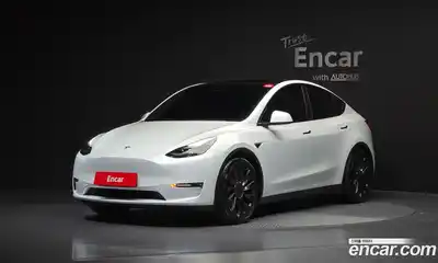 Tesla Model Y, 2023