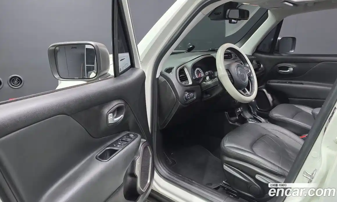 Jeep Renegade 2019 2.4 гидро в Москве № 1014895, фото 11