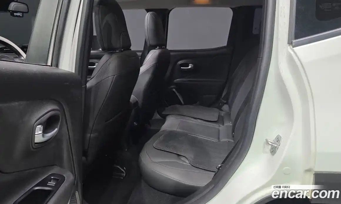 Jeep Renegade 2019 2.4 гидро в Москве № 1014895, фото 12