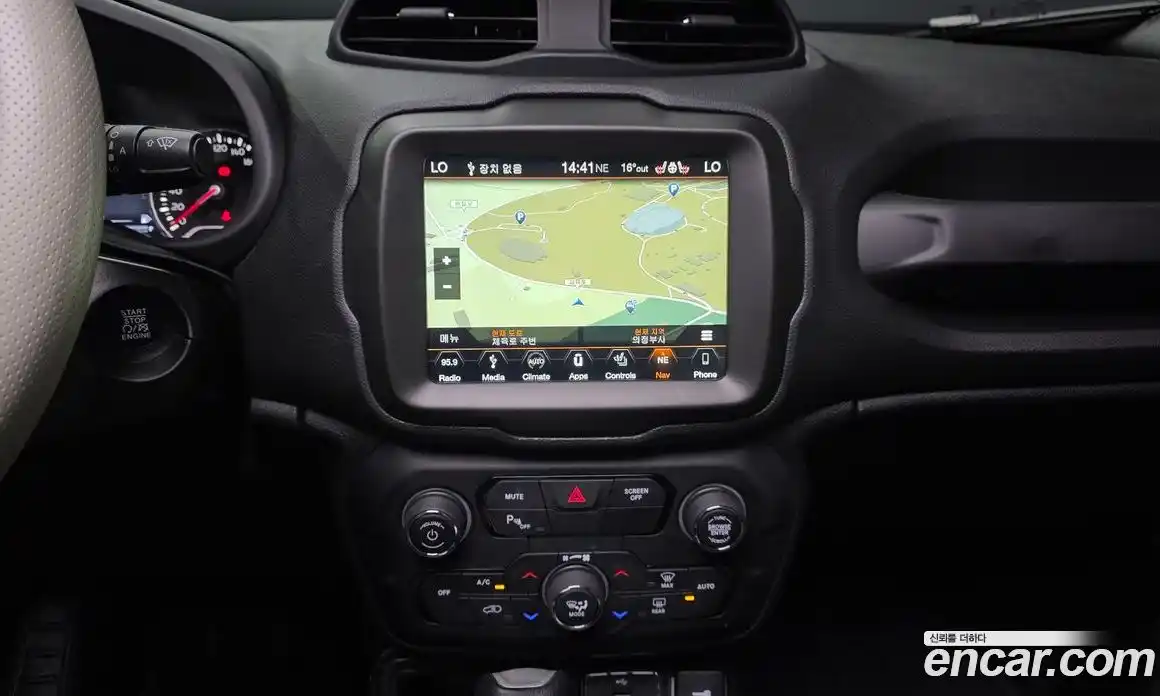 Jeep Renegade 2019 2.4 гидро в Москве № 1014895, фото 14