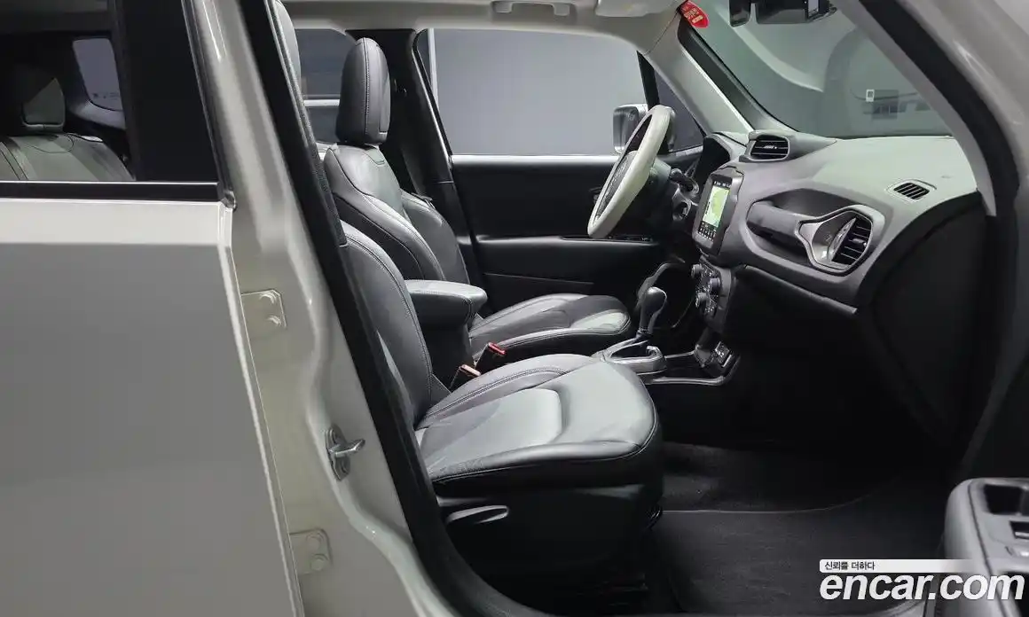 Jeep Renegade 2019 2.4 гидро в Москве № 1014895, фото 10