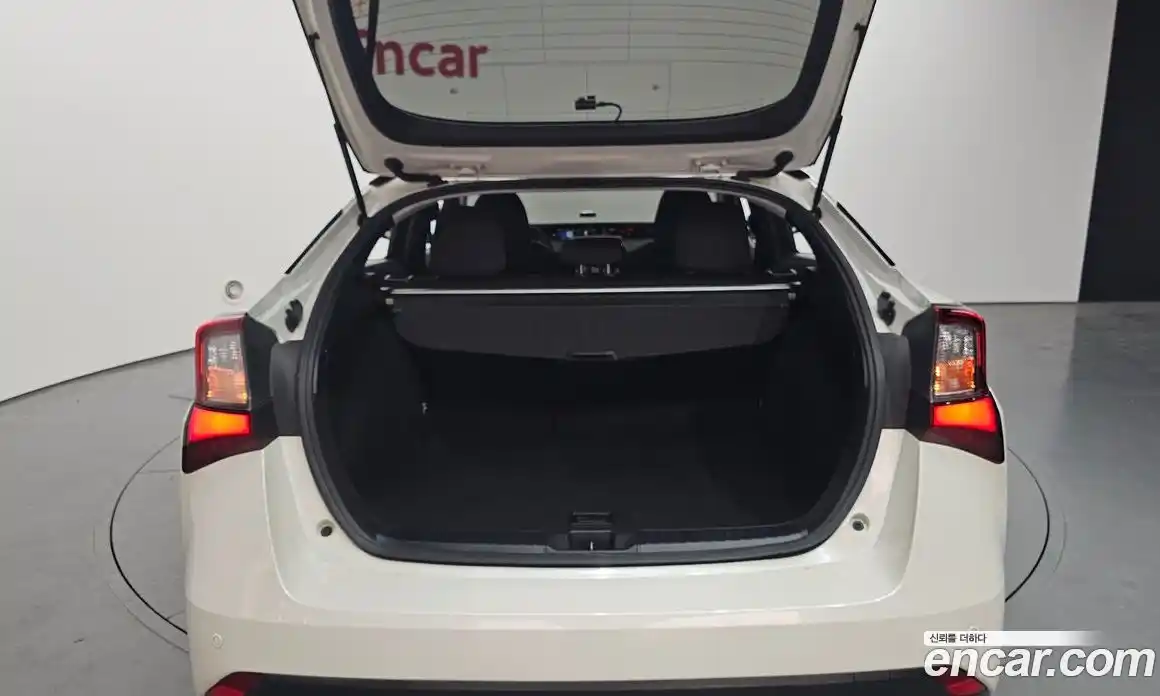 Toyota Prius 2019 1.8 гидро в Москве № 1015185, фото 20