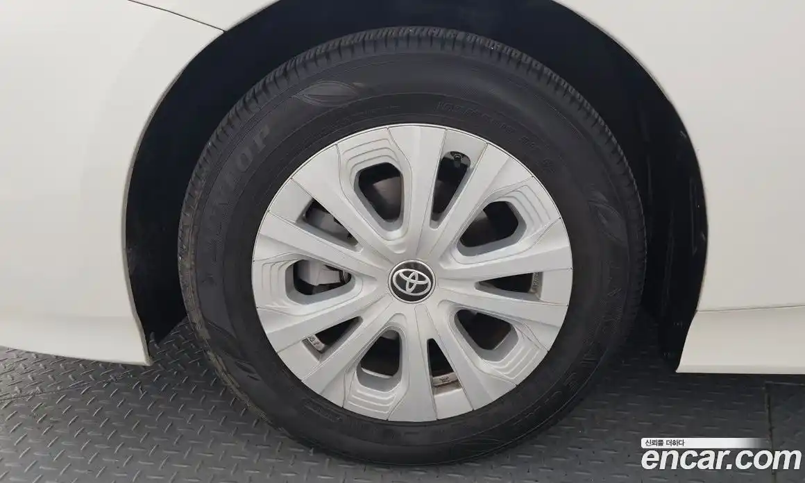 Toyota Prius 2019 1.8 гидро в Москве № 1015185, фото 5