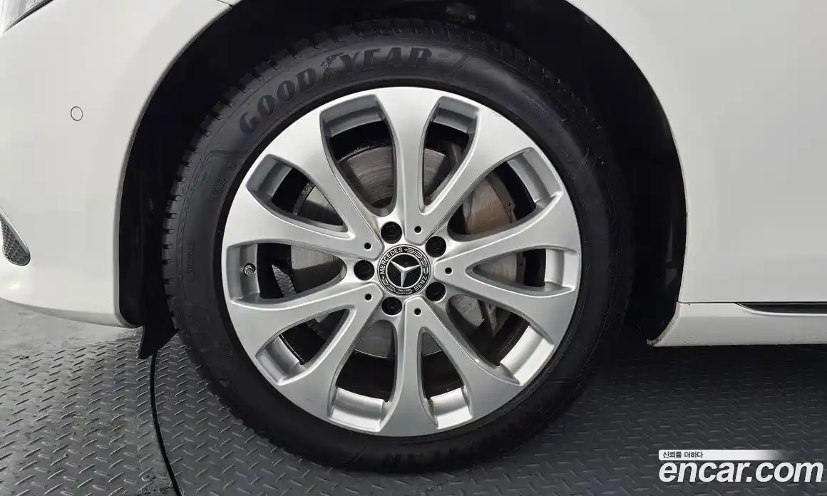 Mercedes-Benz E-Class 2018 2.0 гидро в Москве, фото 4