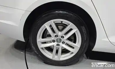 Audi A4 2018 2.0 гидро в Москве № 163868, миниатюра 5