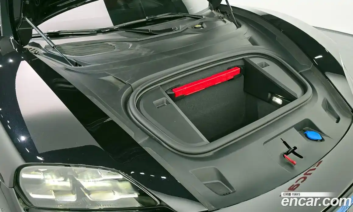 Porsche Taycan 2024 0.1 гидро в Москве № 164987, фото 6