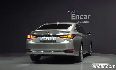 Lexus ES 2024 2.5 гидро в Москве № 168021, миниатюра 4
