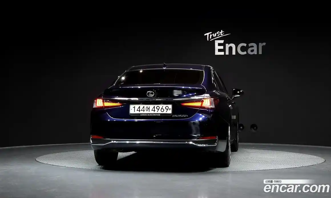 Lexus ES 2023 2.5 гидро в Москве № 168118, фото 4