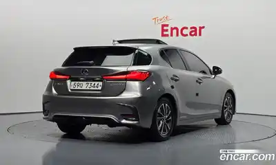 Lexus CT200h 2018 1.8 гидро в Москве № 168320, миниатюра 2