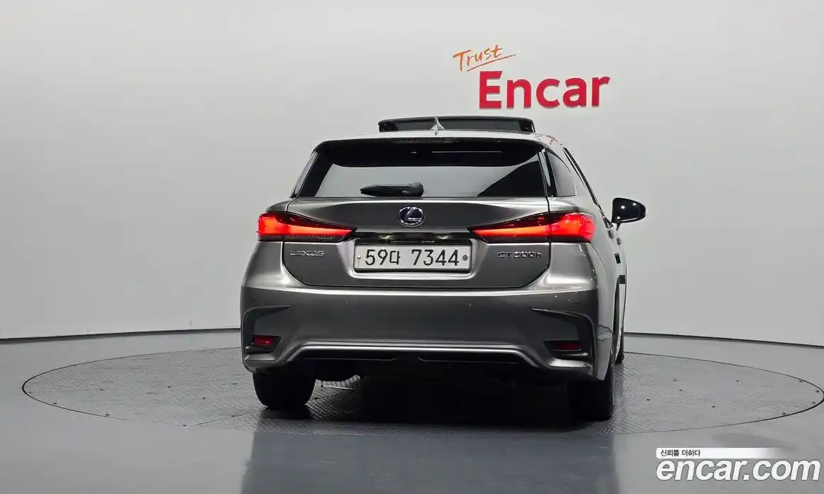 Lexus CT200h 2018 1.8 гидро в Москве № 168320, фото 4