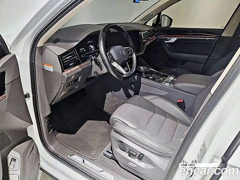 Volkswagen Touareg 2023 3.0 гидро в Москве № 168755, фото 10