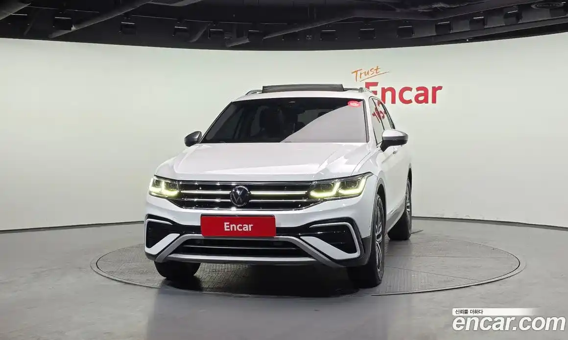 Volkswagen Tiguan 2022 2.0 гидро в Москве № 168903, фото 3