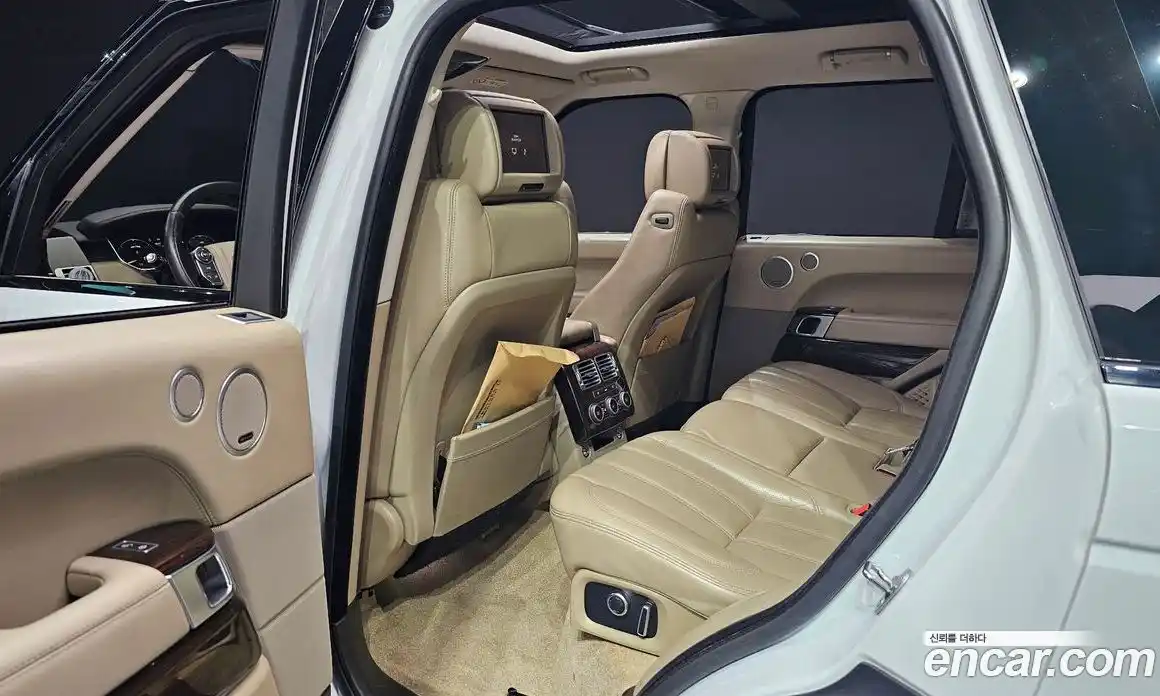 Land Rover Range-Rover 2015 4.4 гидро в Москве № 198115, фото 12
