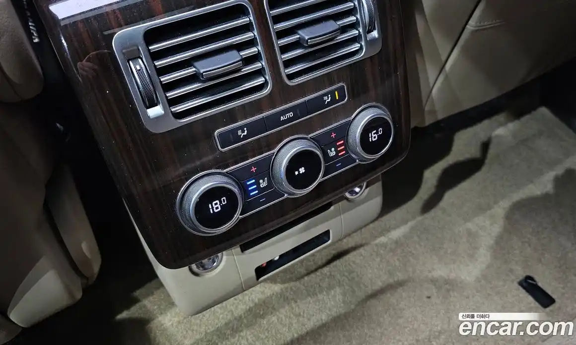 Land Rover Range-Rover 2015 4.4 гидро в Москве № 198115, фото 17
