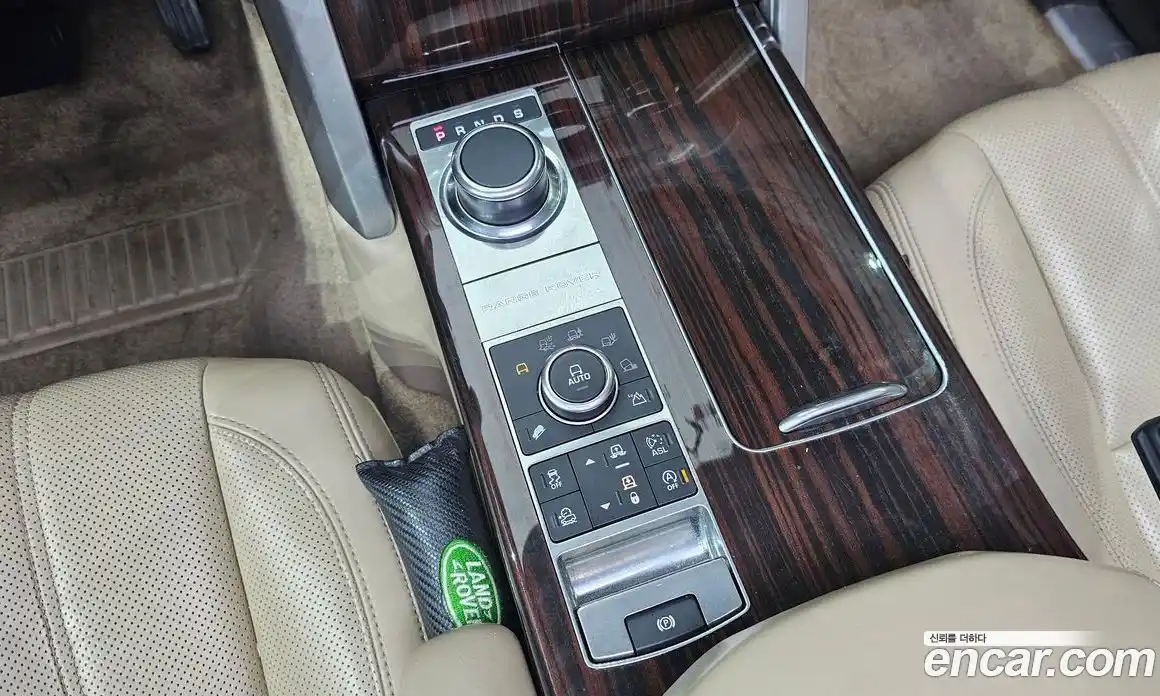 Land Rover Range-Rover 2015 4.4 гидро в Москве № 198115, фото 9