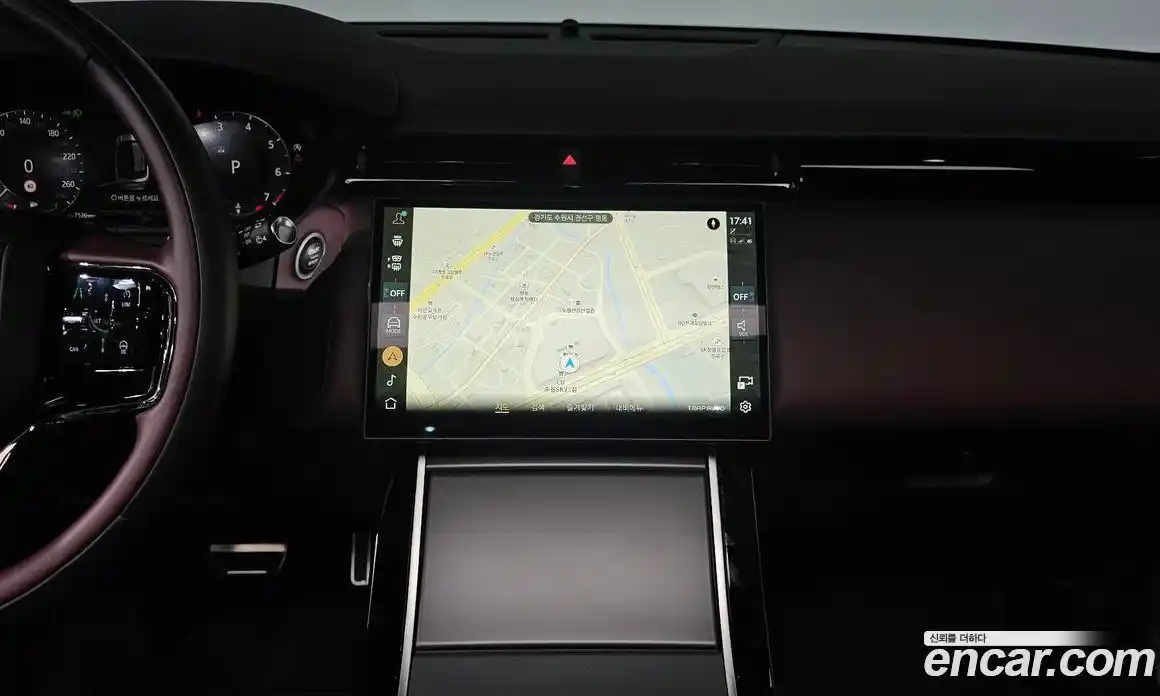 Land Rover Range-Rover Velar 2025 3.0 гидро в Москве № 231145, фото 13