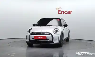 Mini Cooper 2024 1.5 гидро в Москве № 231417, миниатюра 3