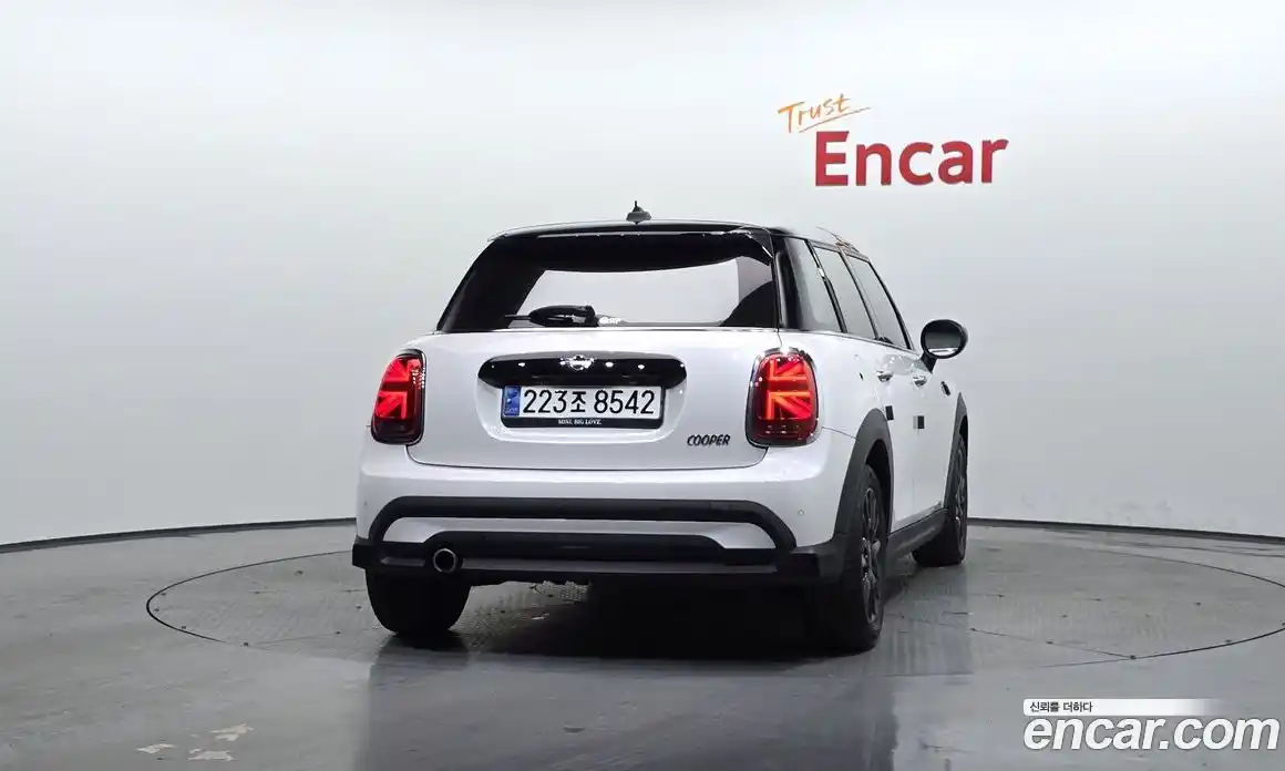 Mini Cooper 2024 1.5 гидро в Москве № 231417, фото 4