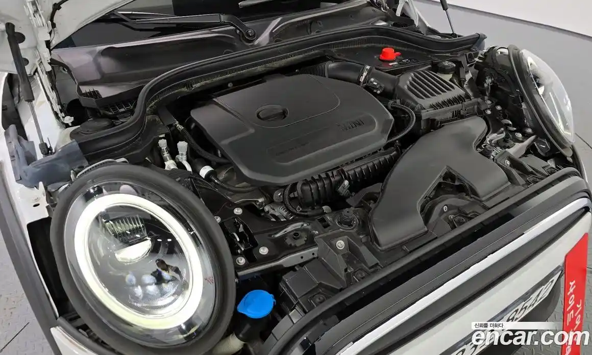 Mini Cooper 2024 1.5 гидро в Москве № 231417, фото 6