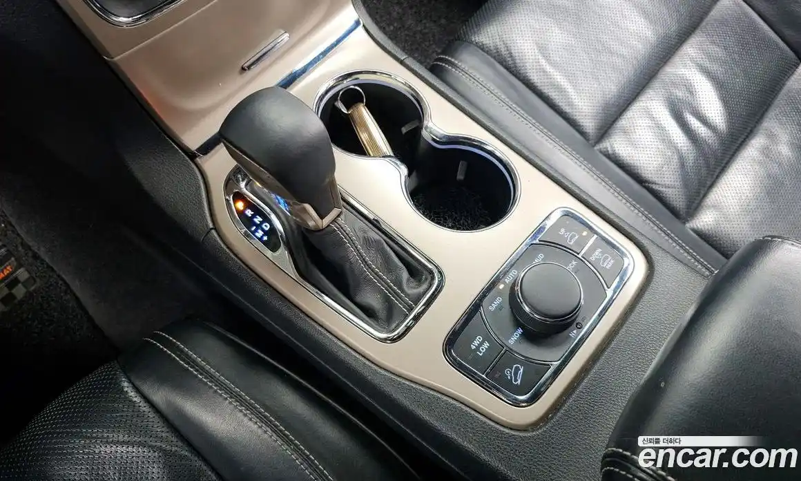 Jeep Cherokee 2017 3.0 гидро в Москве № 232678, фото 9