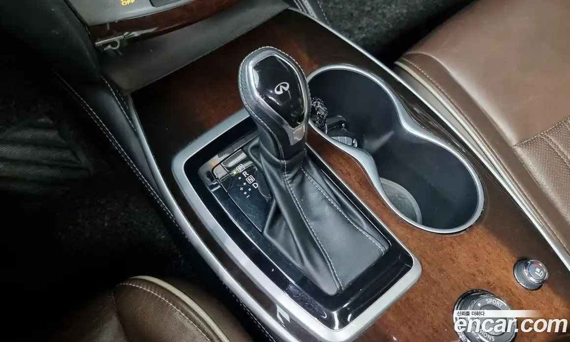 Infiniti QX60 2017 3.5 гидро в Москве № 246825, фото 9