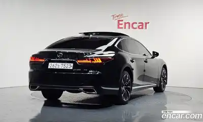 Lexus LS, 2023