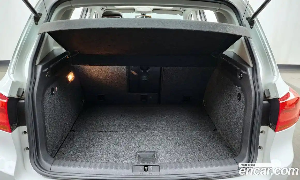 Volkswagen Tiguan 2014 2.0 гидро в Москве № 277083, фото 20