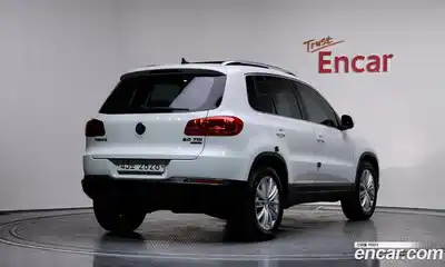 Volkswagen Tiguan 2014 2.0 гидро в Москве № 277083, миниатюра 2