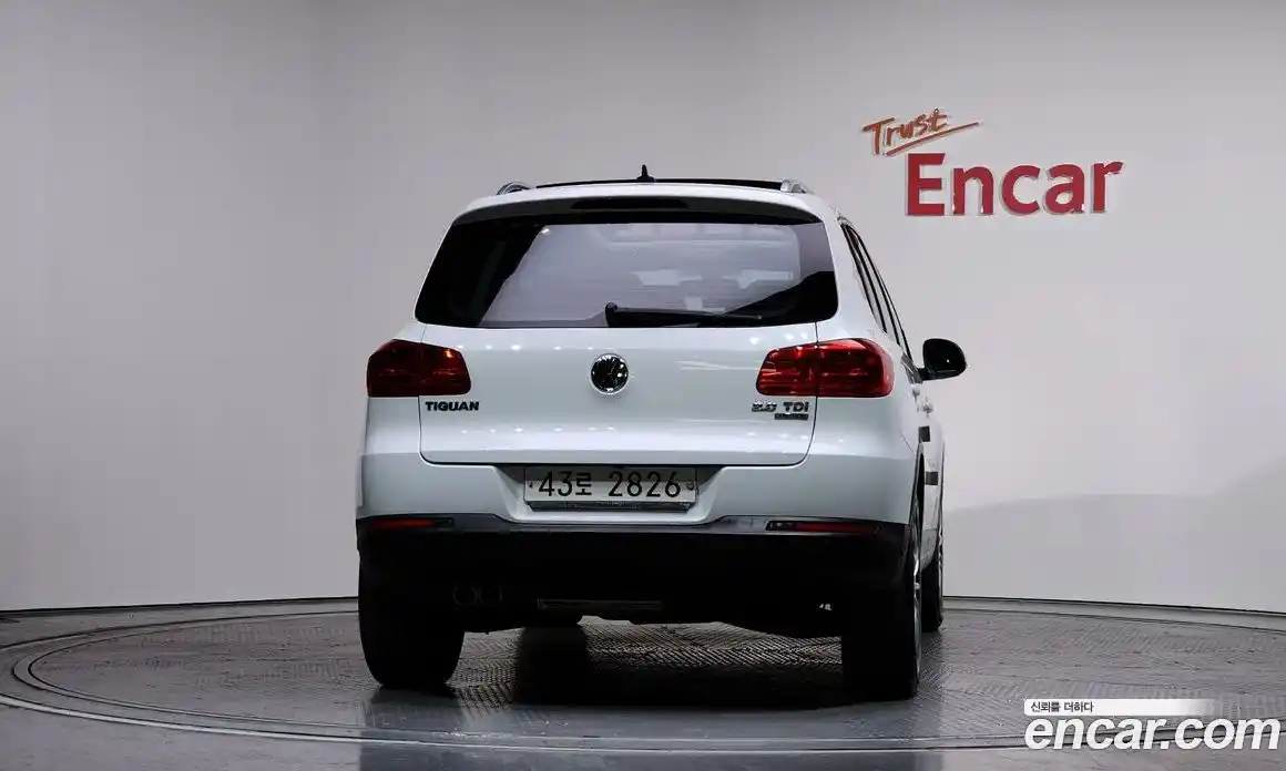 Volkswagen Tiguan 2014 2.0 гидро в Москве № 277083, фото 4