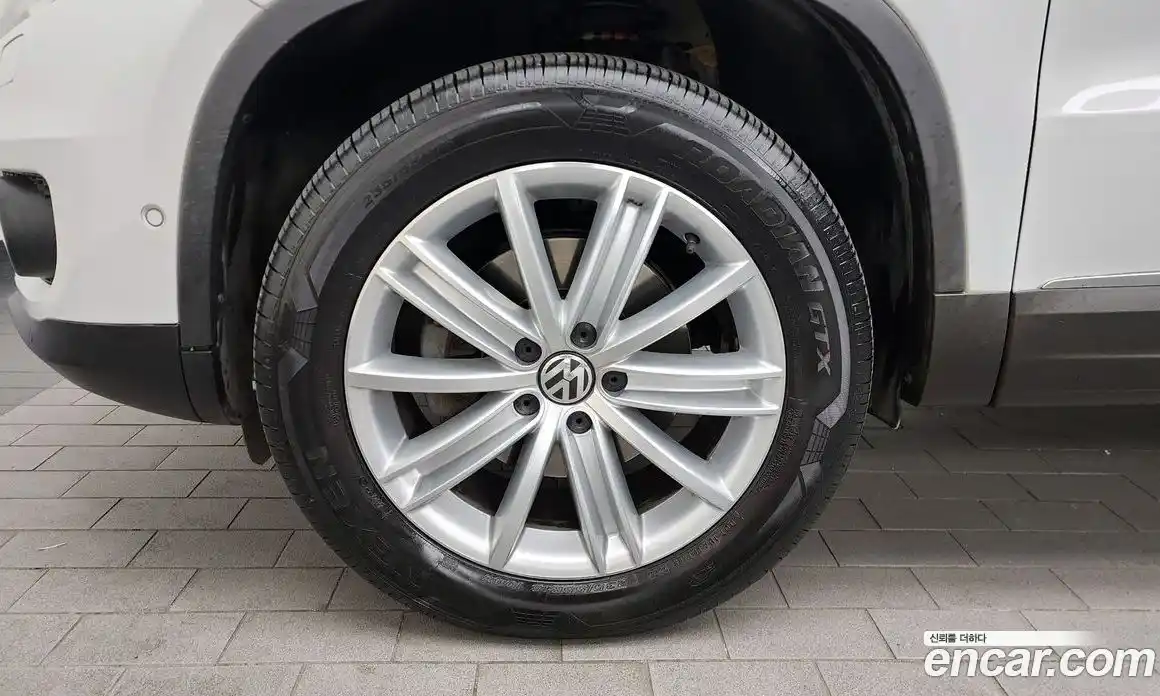 Volkswagen Tiguan 2014 2.0 гидро в Москве № 277083, фото 5