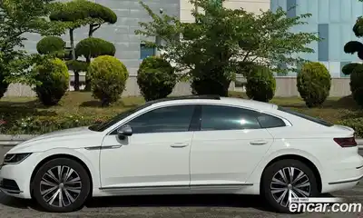 Volkswagen Arteon 2019 2.0 гидро в Москве № 277919, миниатюра 4