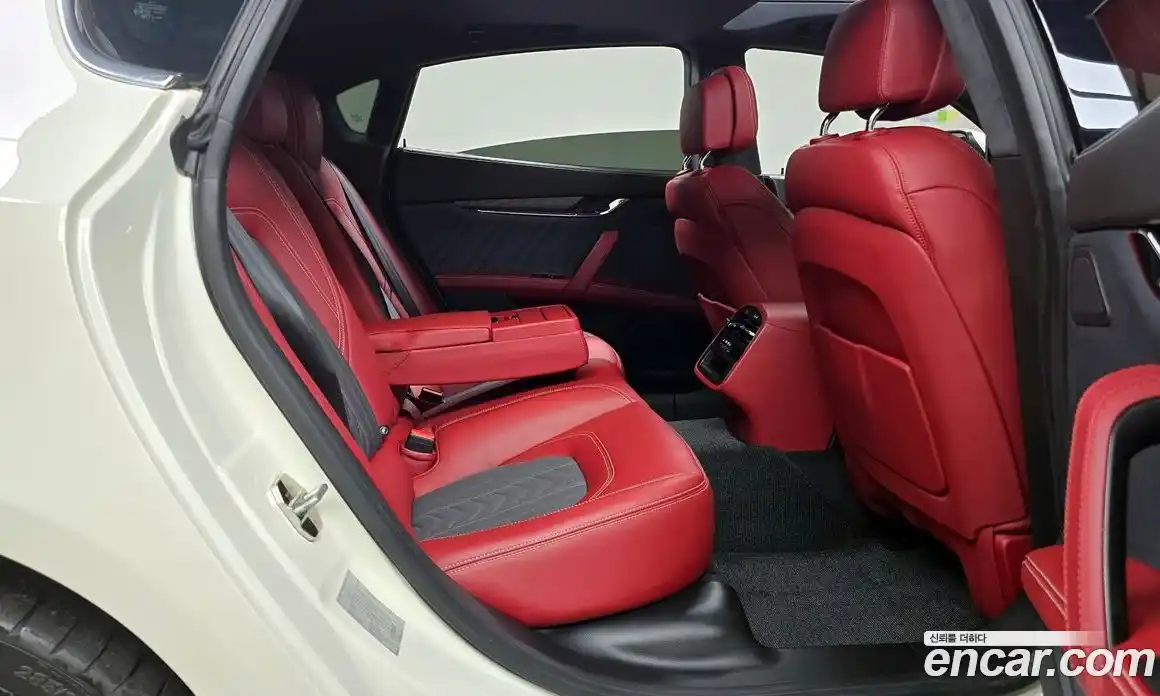 Maserati Quattroporte 2019 3.0 гидро в Москве № 282806, фото 12