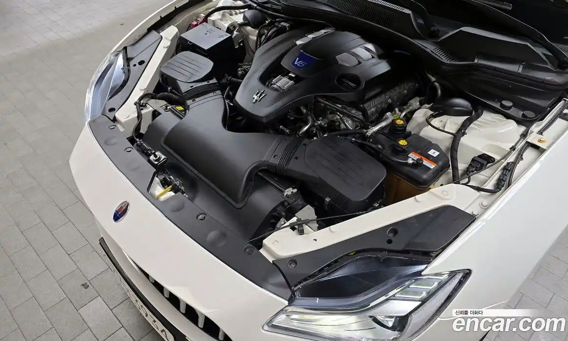 Maserati Quattroporte 2019 3.0 гидро в Москве № 282806, фото 6