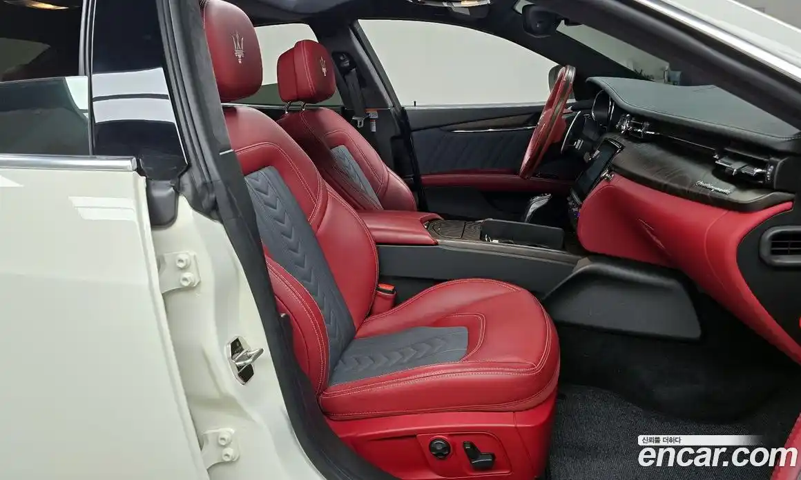 Maserati Quattroporte 2019 3.0 гидро в Москве № 282806, фото 10