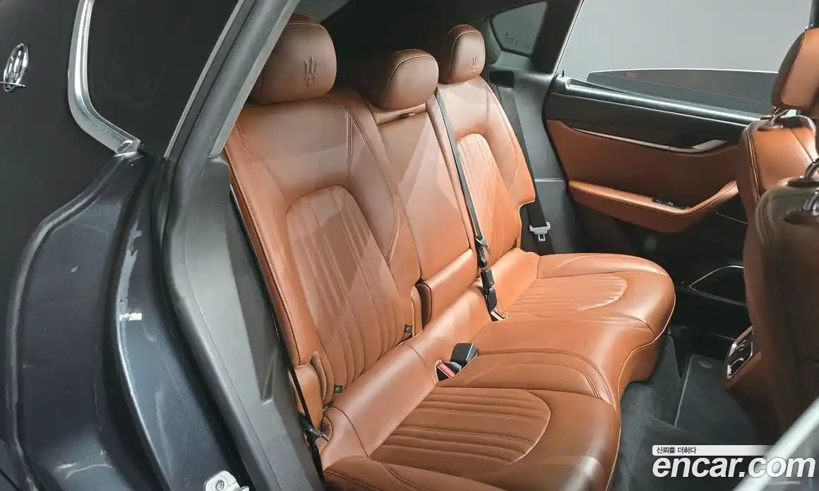 Maserati Levante 2018 3.0 гидро в Москве № 283063, фото 12