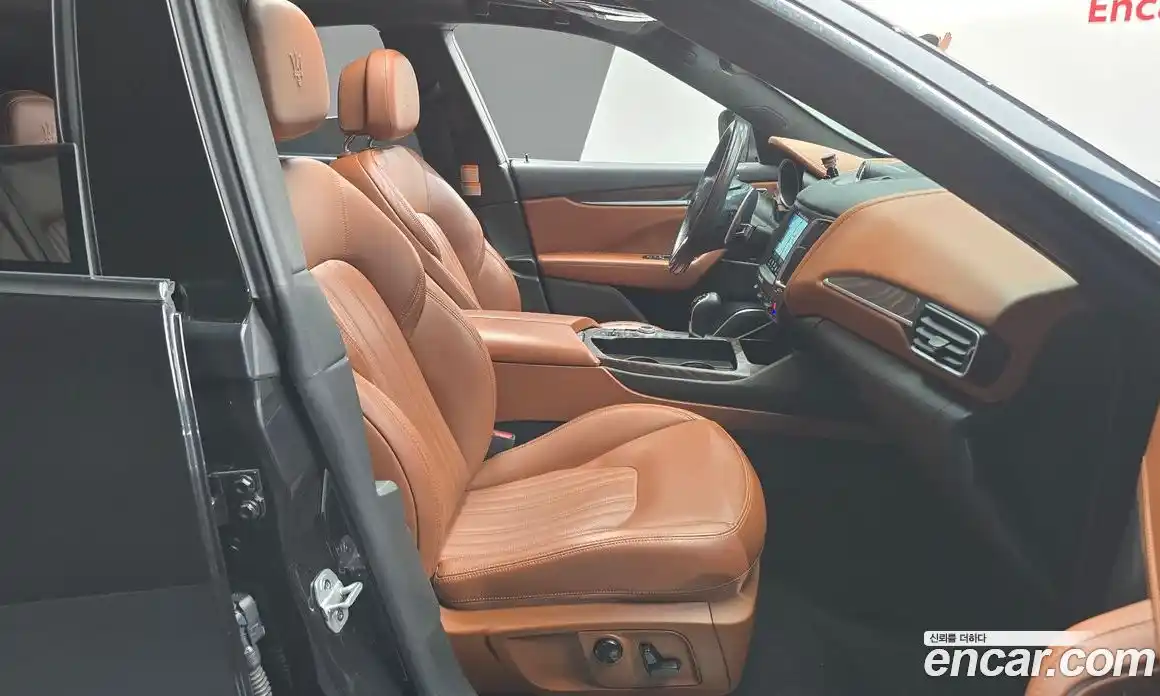 Maserati Levante 2018 3.0 гидро в Москве № 283063, фото 10