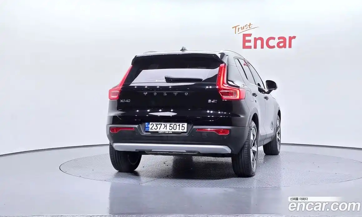 Volvo XC40 2023 2.0 гидро в Москве № 293719, фото 4