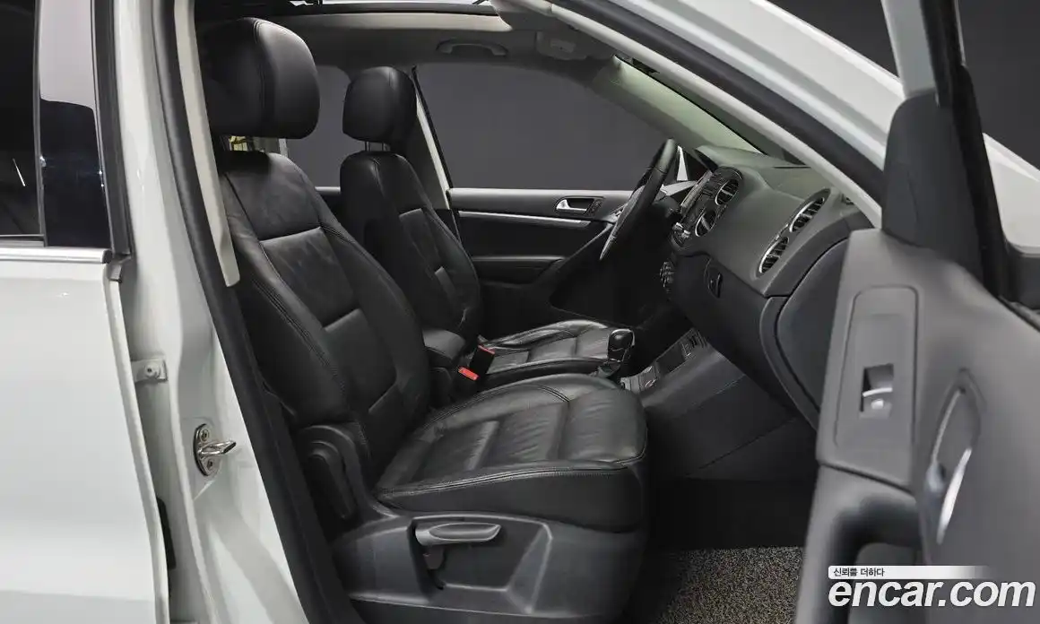 Volkswagen Tiguan 2015 2.0 гидро в Москве № 301302, фото 11